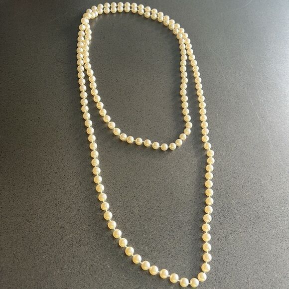 VINTAGE Jewelry Set Gold Plated Earrings Pearl Center Detail Long Pearl Necklace - Picture 5 of 6